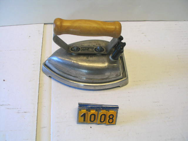  Collection ASPEG, pièce numéro 1008 : Fer électrique de voyage