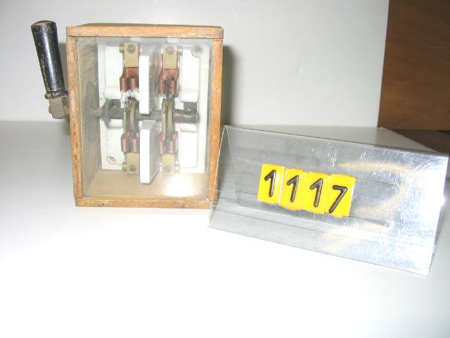  Collection ASPEG, pièce numéro 1117 : Coupe circuit bipolaire