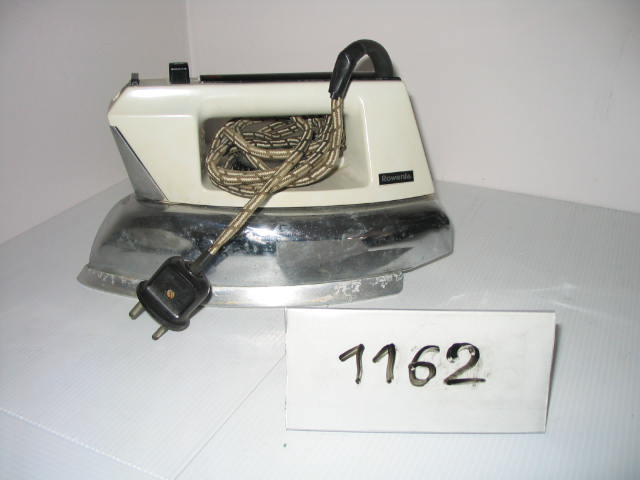  Collection ASPEG, pièce numéro 1162 : Fer à repasser