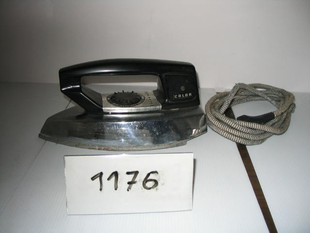  Collection ASPEG, pièce numéro 1176 : Fer à repasser