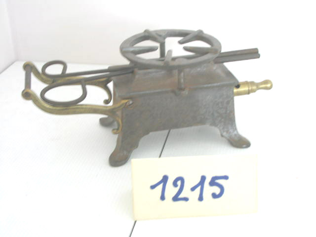  Collection ASPEG, pièce numéro 1215 : Réchaud gaz + chauffage fers a friser
