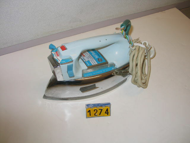  Collection ASPEG, pièce numéro 1274 : Fer à repasser Américain