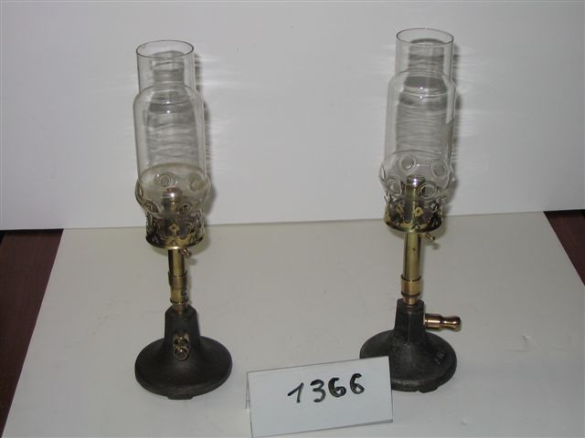  Collection ASPEG, pièce numéro 1366 : Lampes d'atelier bec AUER (2)