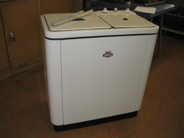 Collection ASPEG, pièce numéro 1392 : Machine à laver à deux bacs