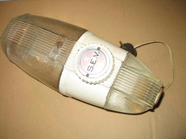  Collection ASPEG, pièce numéro 1437 : Moulin à café mural électrique