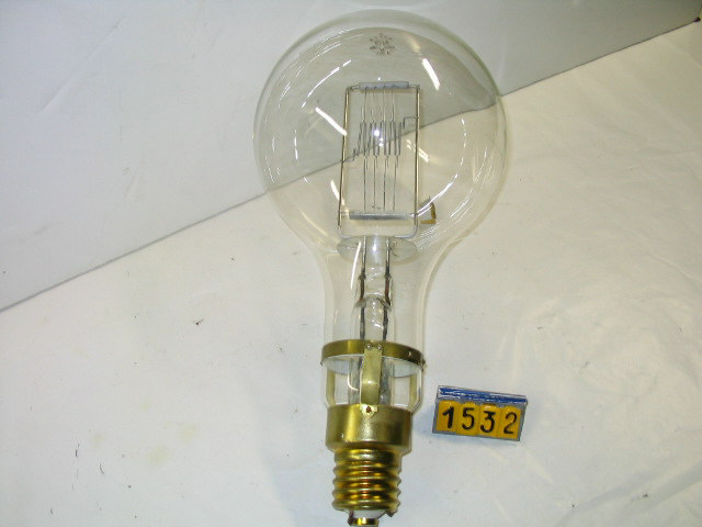  Collection ASPEG, pièce numéro 1532 : Lampe 2000w + boîte de transport