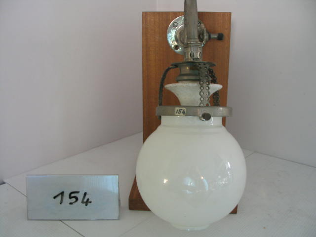  Collection ASPEG, pièce numéro 154 : Applique gaz à bec renversé BecFarkas