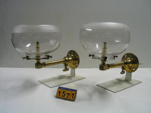  Collection ASPEG, pièce numéro 1571 : Paire d'appliques murales type Manchester