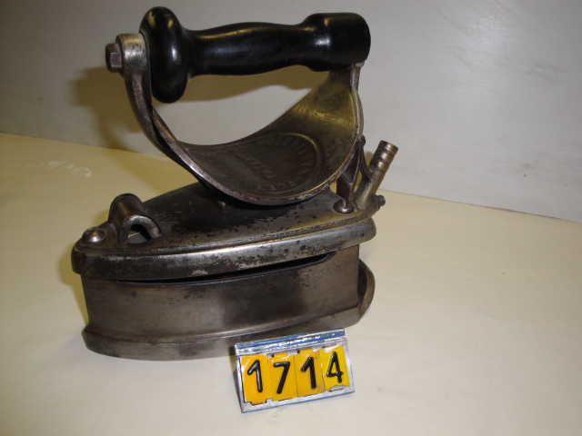  Collection ASPEG, pièce numéro 1714 : Fer à repasser