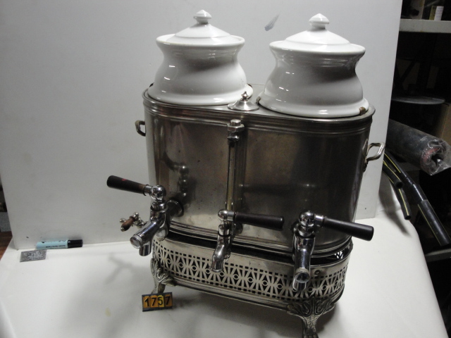  Collection ASPEG, pièce numéro 1757 : Chocolatière avec 2 pots porcelaine