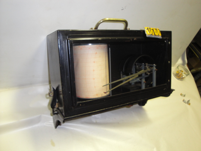  Collection ASPEG, pièce numéro 1777 : Enregistreur de pression double