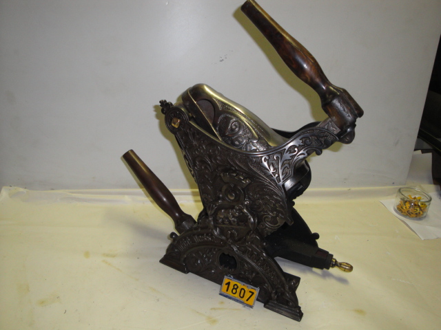  Collection ASPEG, pièce numéro 1807 : Fers double basculants