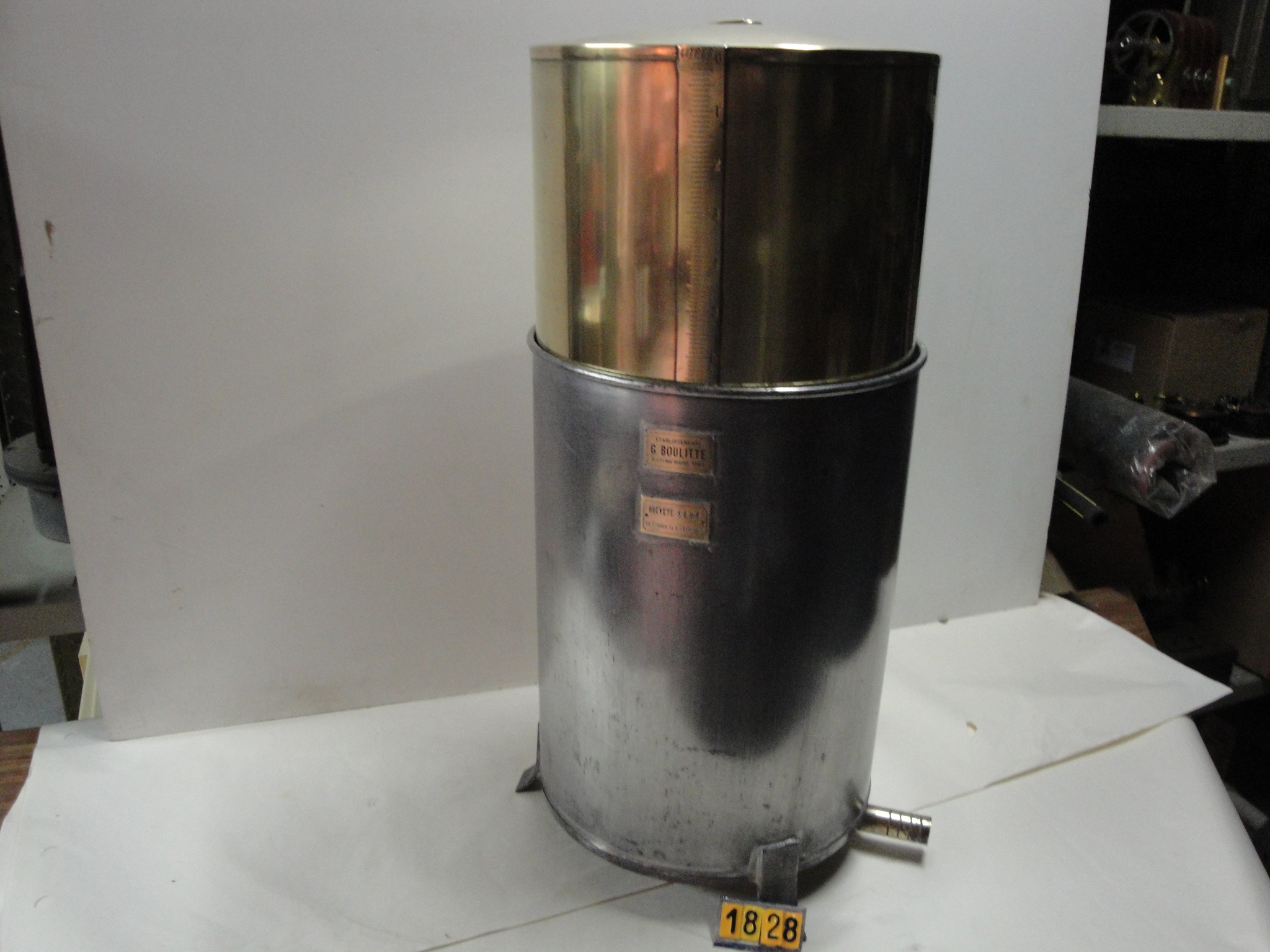 Collection ASPEG, pièce numéro 1828 : Gazomètre de labo