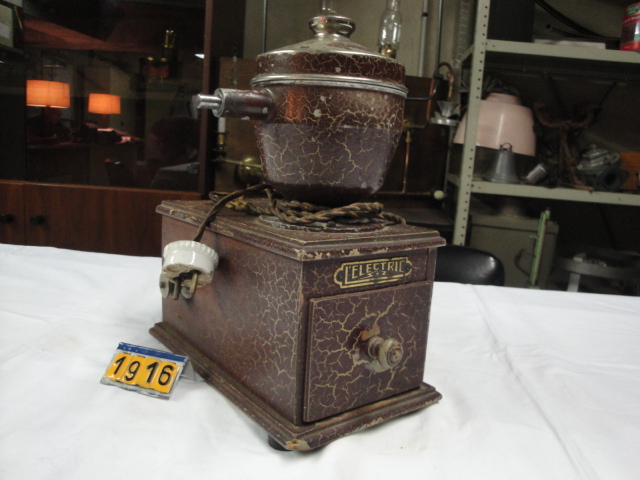  Collection ASPEG, pièce numéro 1916 : Moulin à café Adapté Electrique
