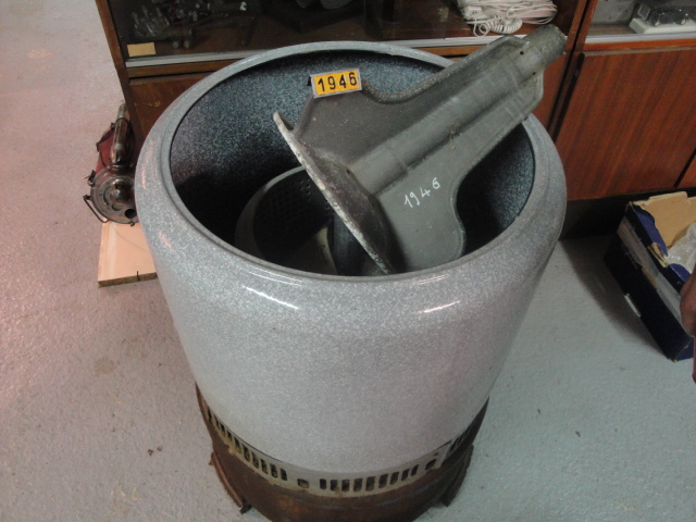  Collection ASPEG, pièce numéro 1946 : Machine a laver CONOR