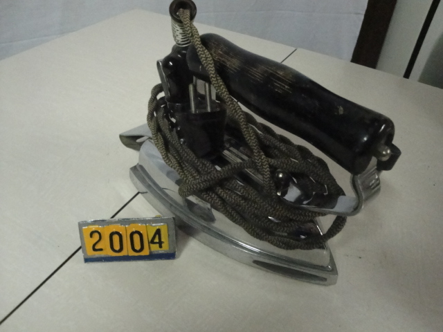  Collection ASPEG, pièce numéro 2004 : FER A REPASSER