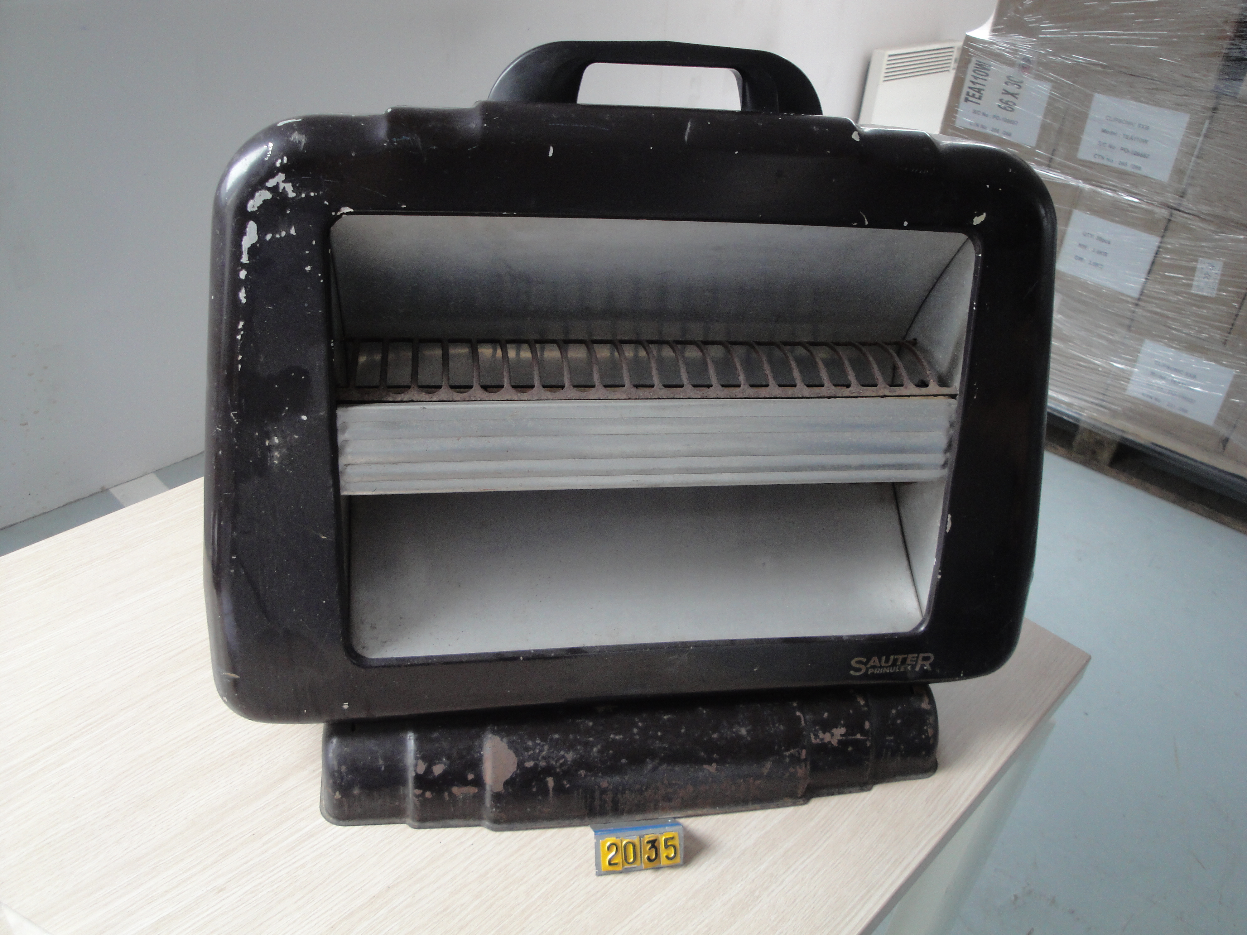  Collection ASPEG, pièce numéro 2035 : radiateur elec 2200W