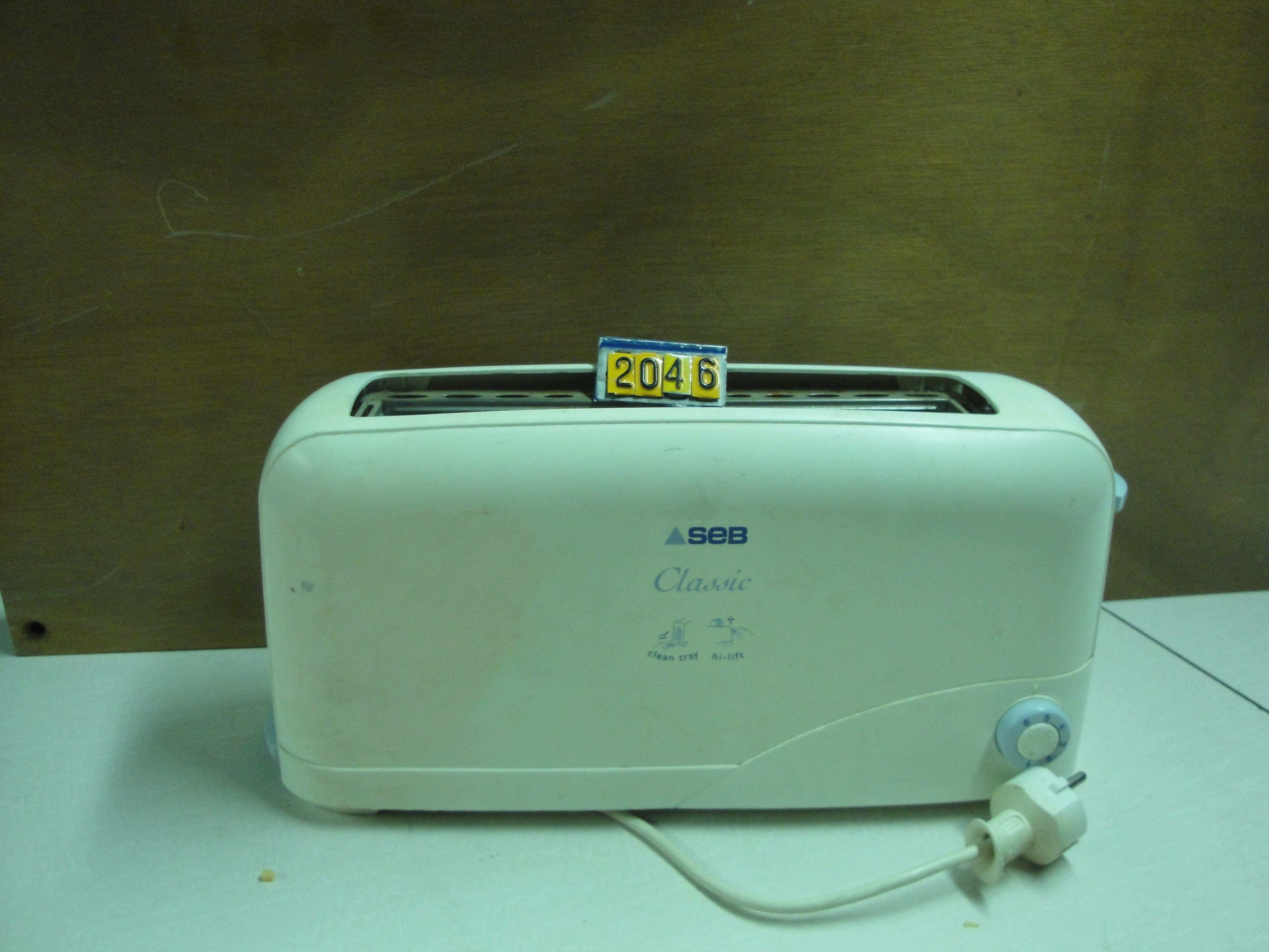  Collection ASPEG, pièce numéro 2046 : grille pain