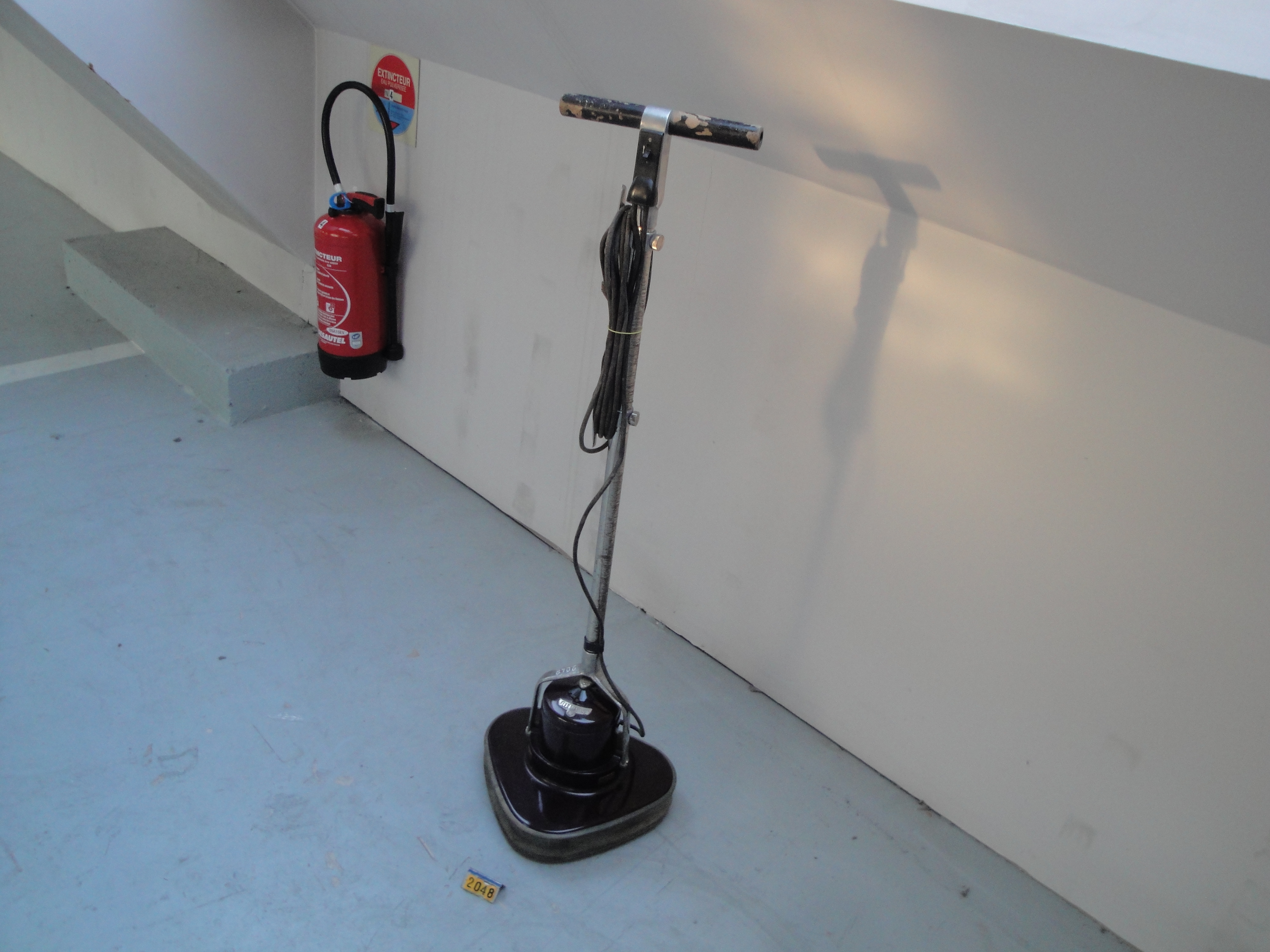  Collection ASPEG, pièce numéro 2048 : cireuse