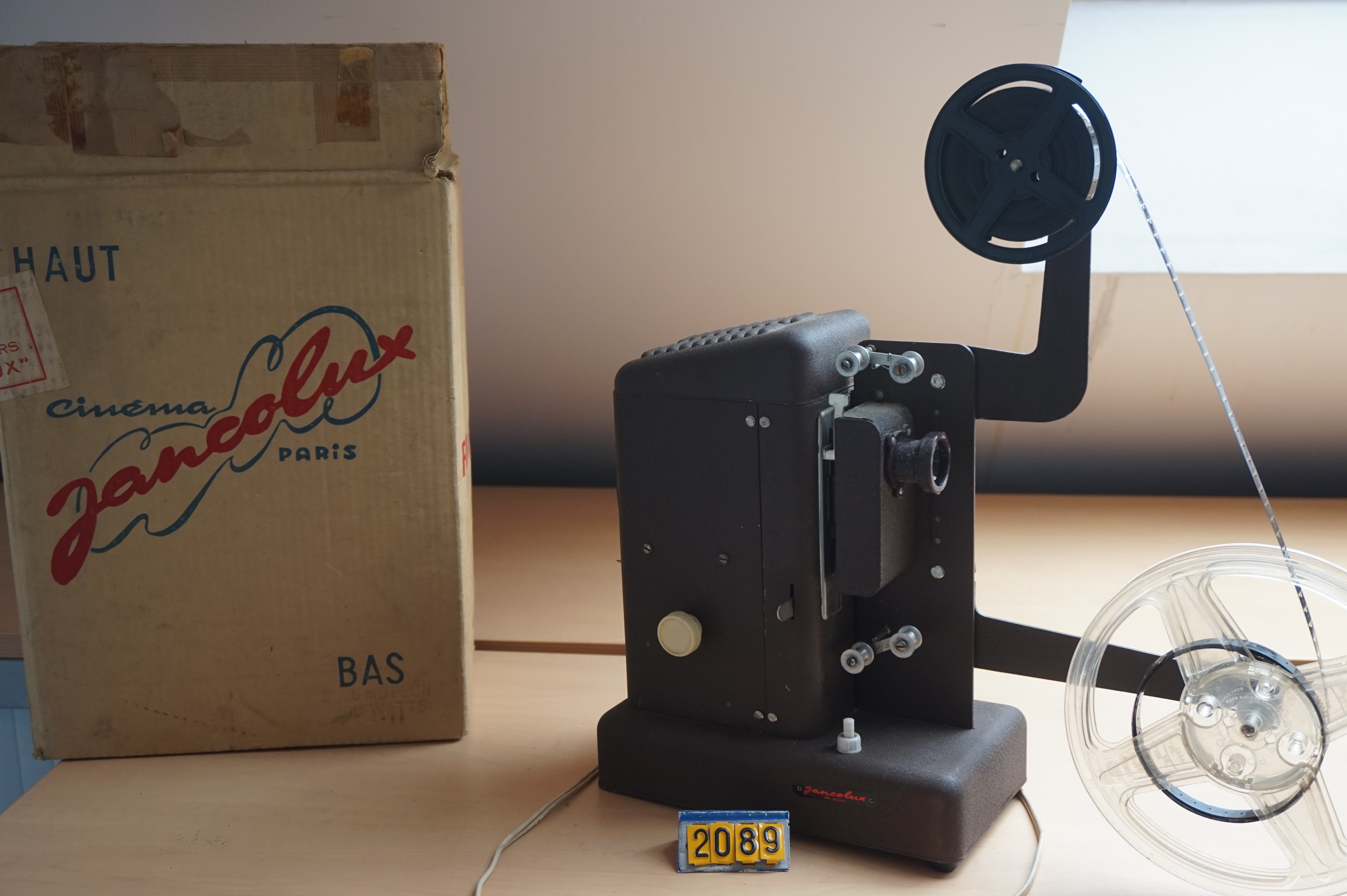  Collection ASPEG, pièce numéro 2089 : projecteur camera jeancolux