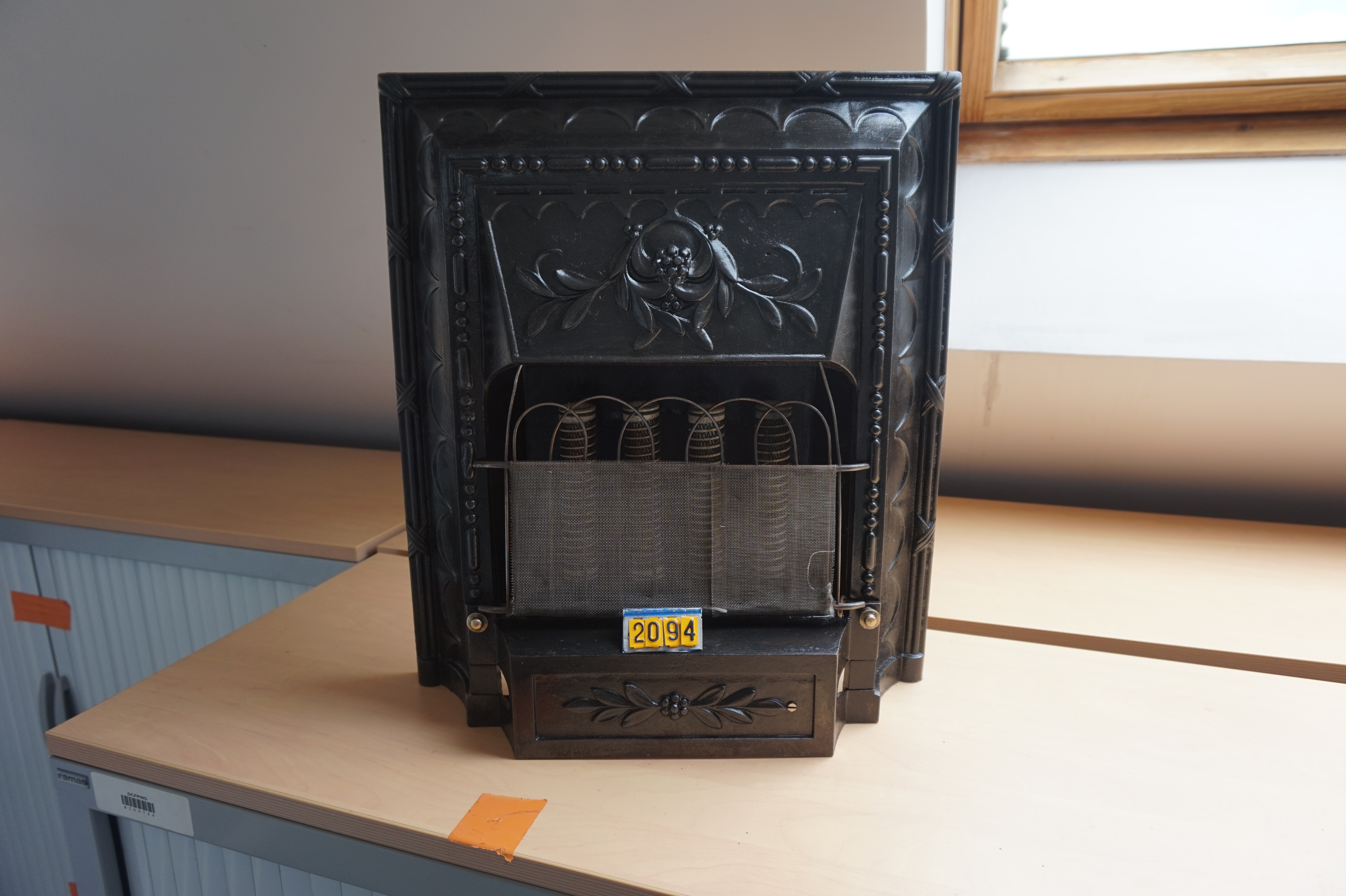  Collection ASPEG, pièce numéro 2094 : chauffage electrique  noir