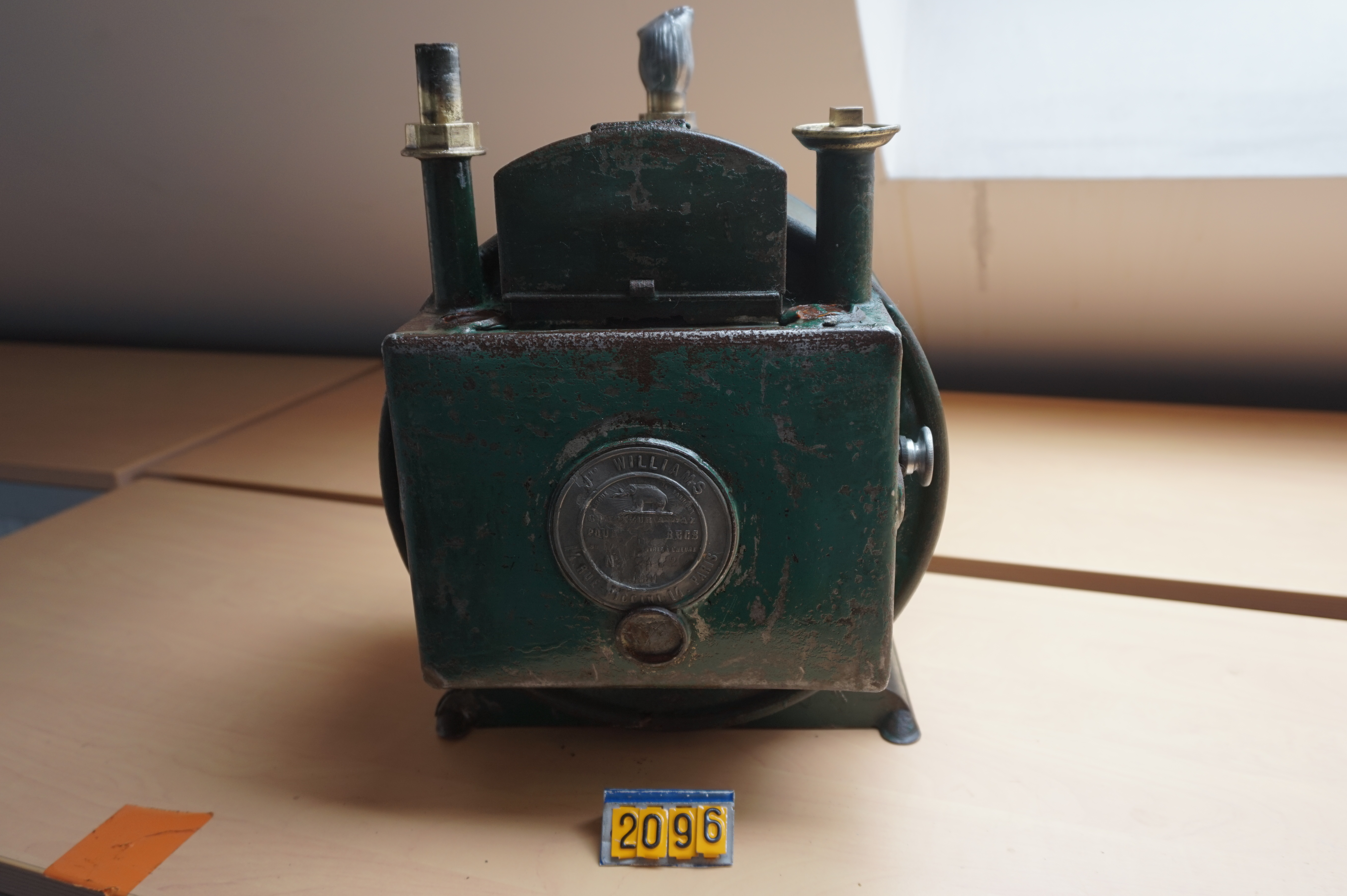  Collection ASPEG, pièce numéro 2096 : compteuir gaz a aiguilles