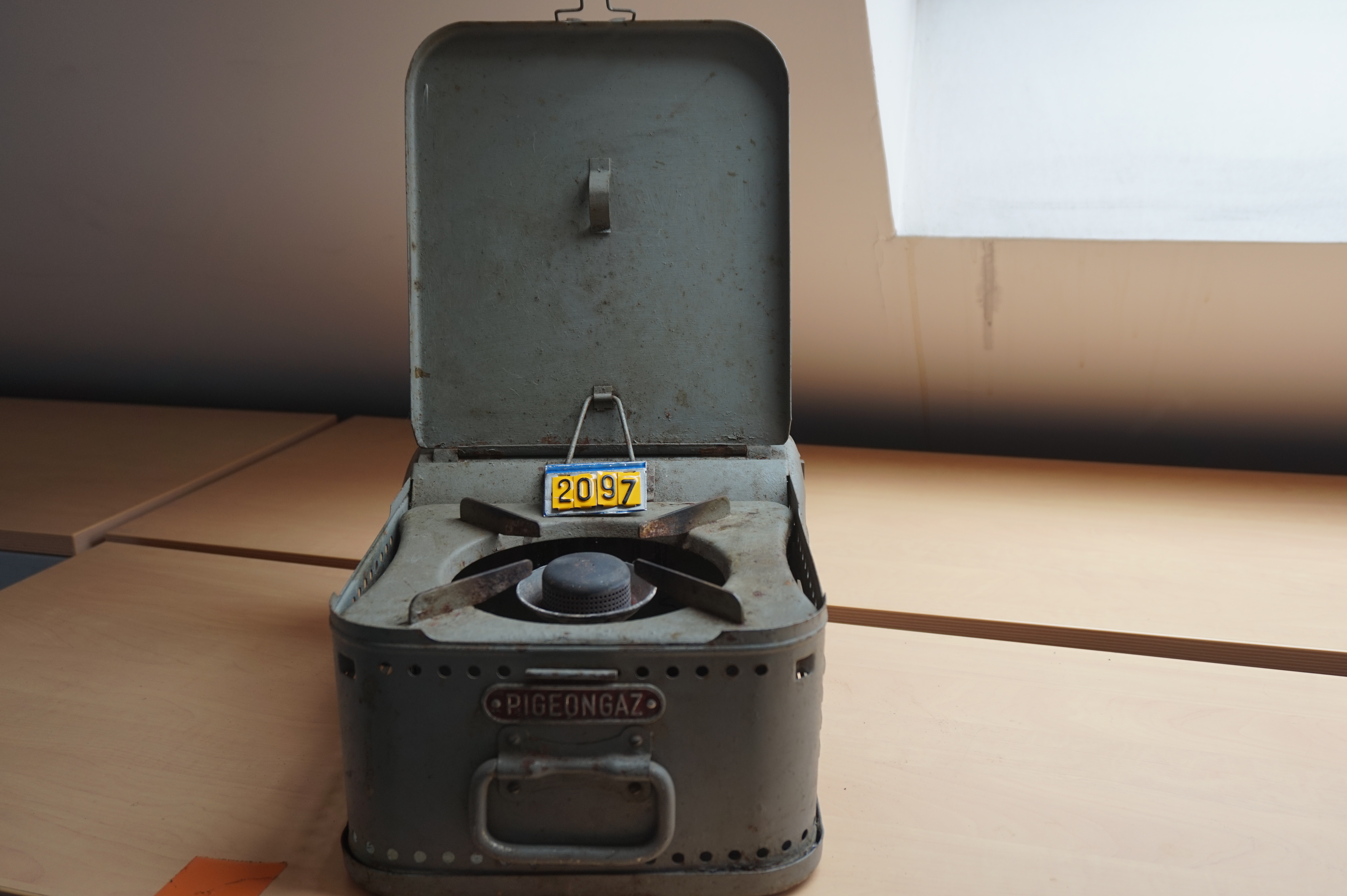  Collection ASPEG, pièce numéro 2097 : PIGEON GAZ chauffe plat