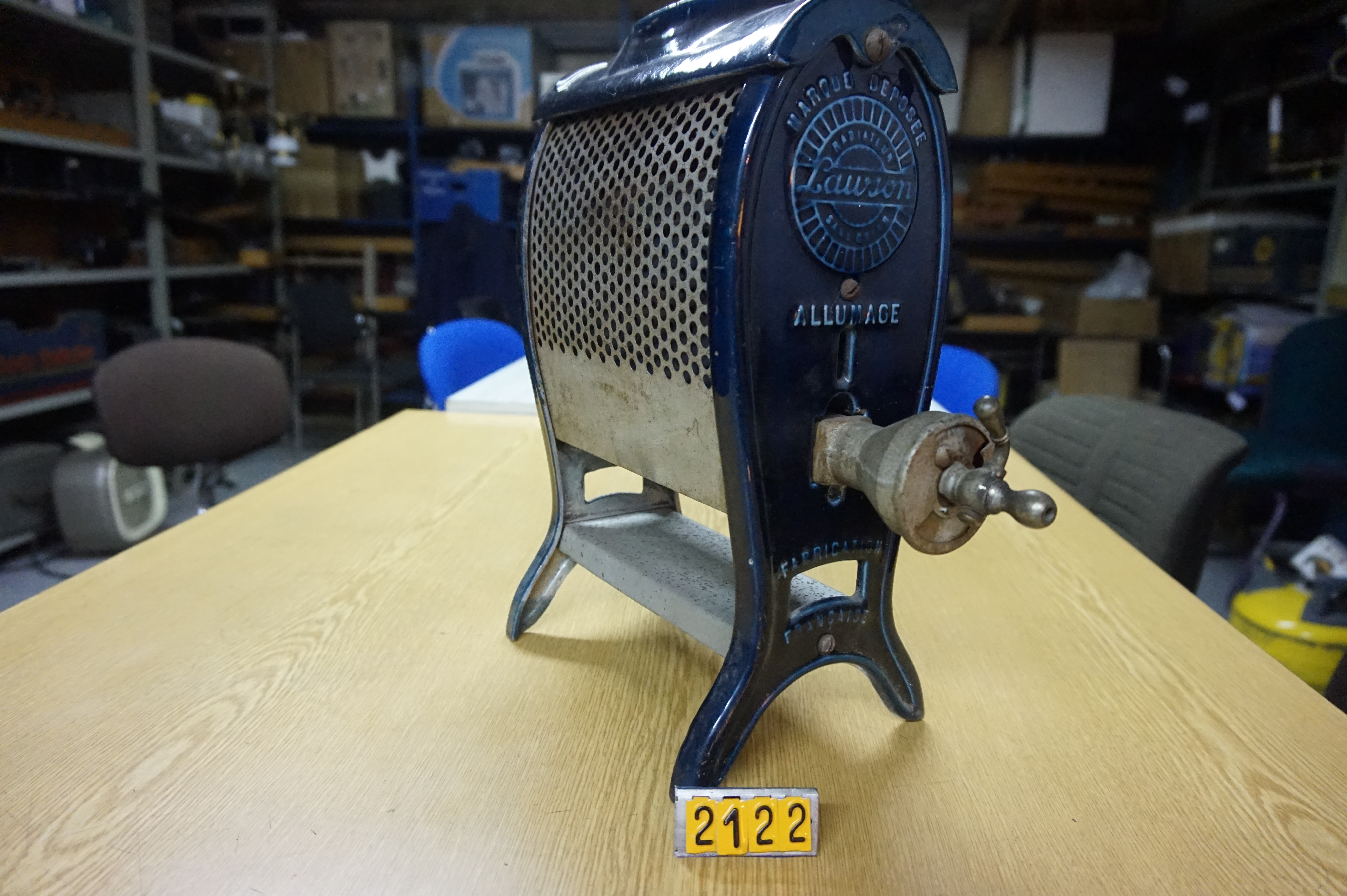  Collection ASPEG, pièce numéro 2122 : radiateur gaz bleu