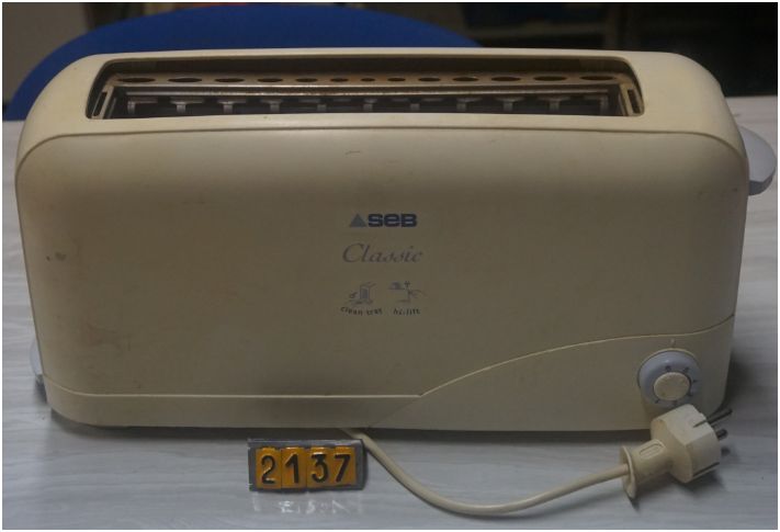  Collection ASPEG, pièce numéro 2137 : grille pain electrique