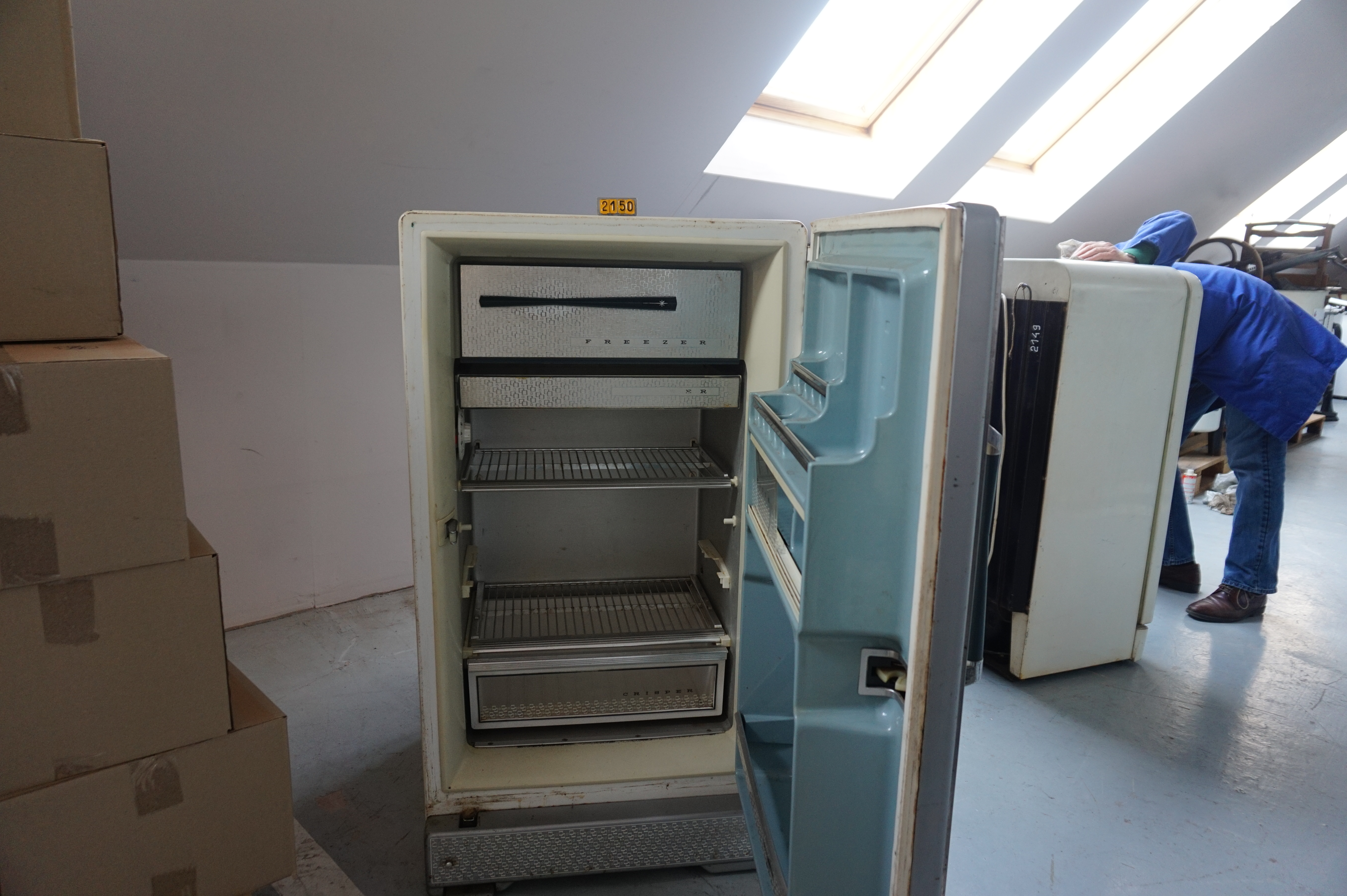  Collection ASPEG, pièce numéro 2150 : refrigerateur à ouveture pedale