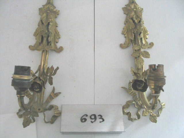  Collection ASPEG, pièce numéro 693 : Appliques