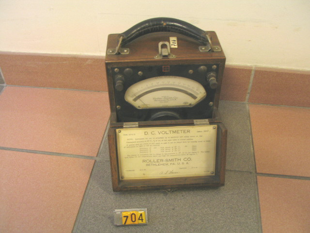  Collection ASPEG, pièce numéro 704 : Voltmétre