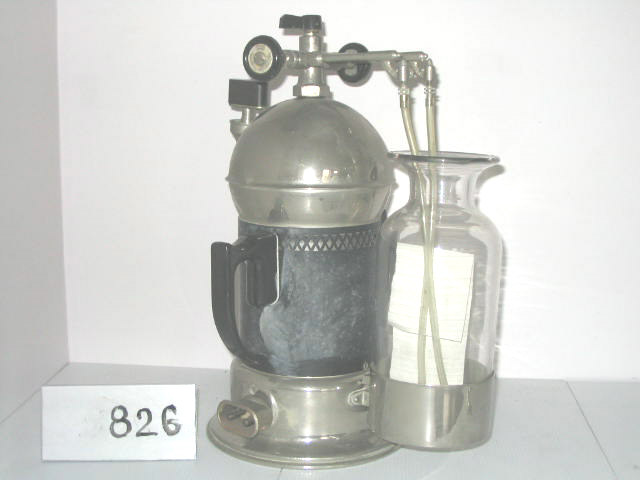 Collection ASPEG, pièce numéro 826 : Inhalateur pulvérisateur à vapeur