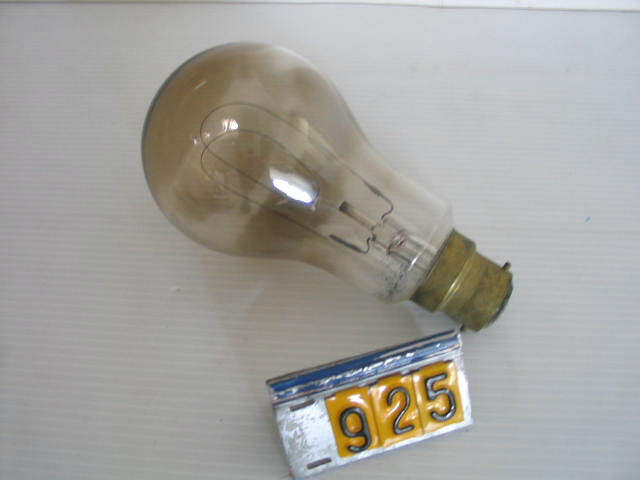  Collection ASPEG, pièce numéro 925 : Ampoule sur support 1855